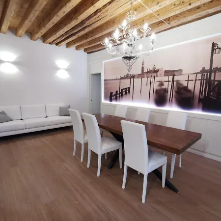 Deluxe 3 Bedroom Flat In Rialto