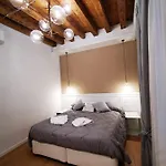 Deluxe 3 Bedroom Flat In Rialto 公寓