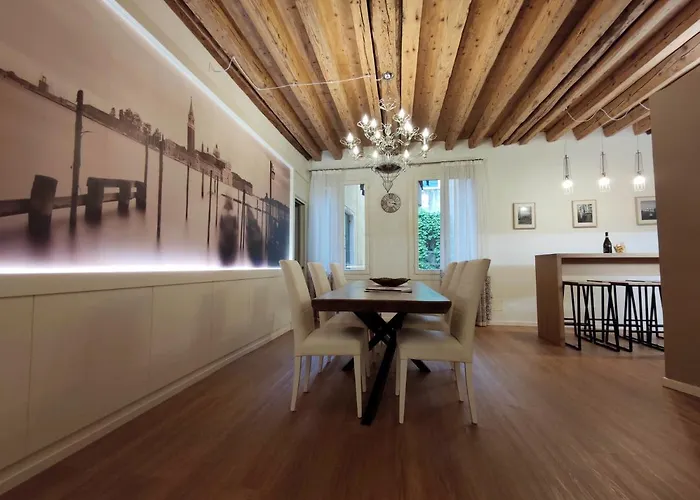 Deluxe 3 Bedroom Flat In Rialto ヴェネツィア
