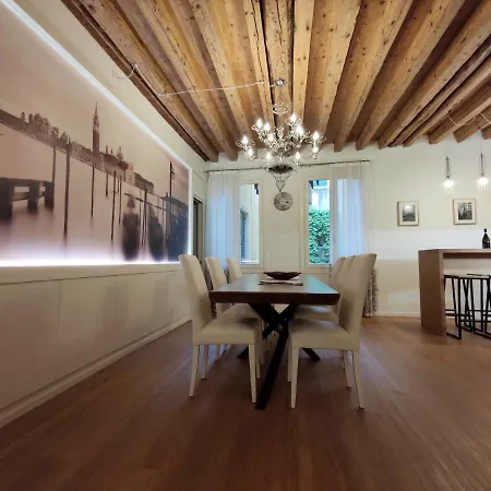 Deluxe 3 Bedroom Flat In Rialto Venedig