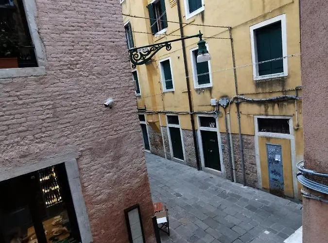 Deluxe 3 Bedroom Flat In Rialto