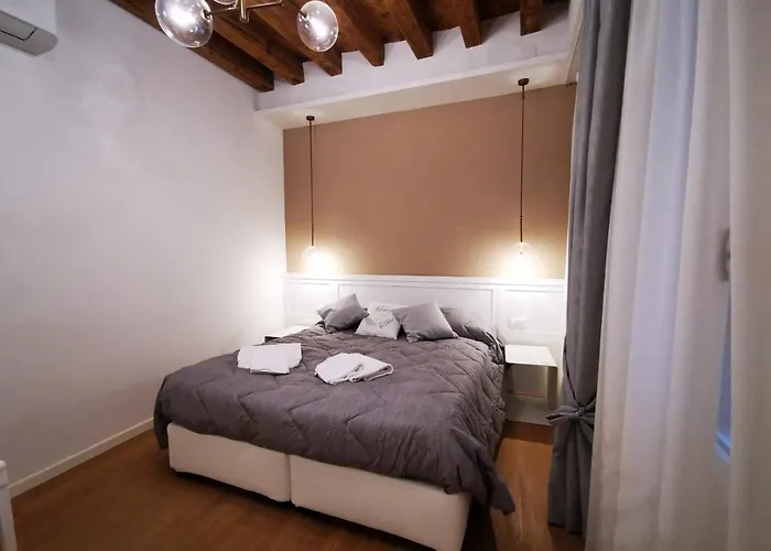 Deluxe 3 Bedroom Flat In Rialto Venetië