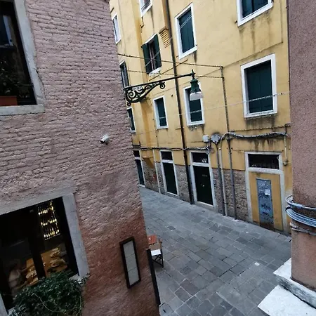 Deluxe 3 Bedroom Flat In Rialto