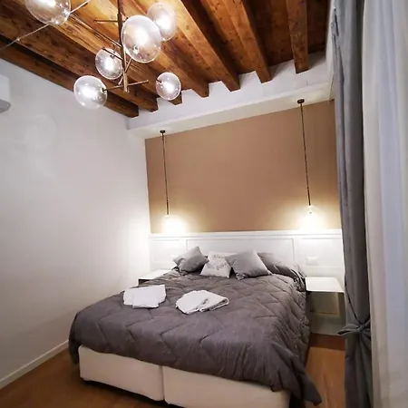 Deluxe 3 Bedroom Flat In Rialto Lägenhet