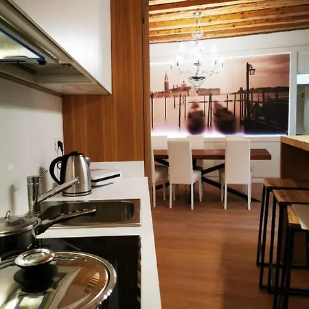 Deluxe 3 Bedroom Flat In Rialto